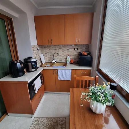 Apartment Me Qera *
